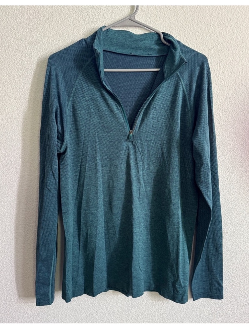 Lululemon men’s metal vent short sleeve and long sleeve tops *4 bundle* - Picture 2 of 9